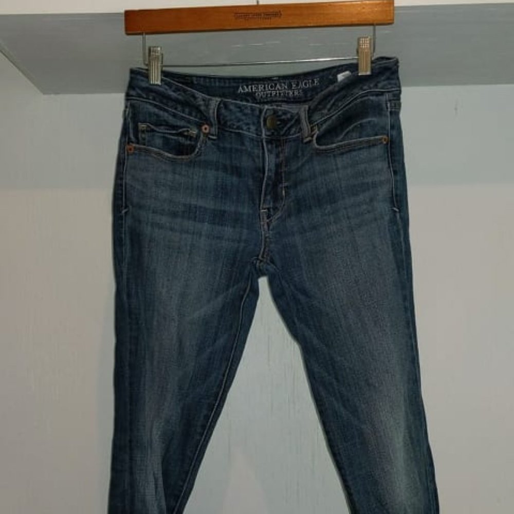EUC American Eagle Skinny Jeans size 6/28 99% cotton